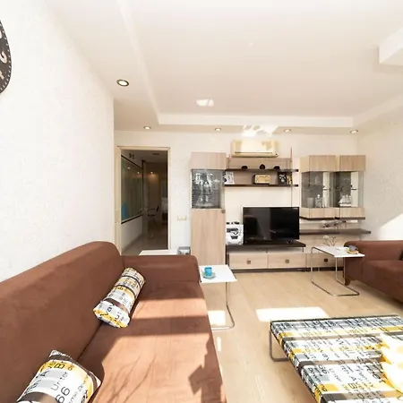 Spacious Furnished Flat In The Center Of Antalya