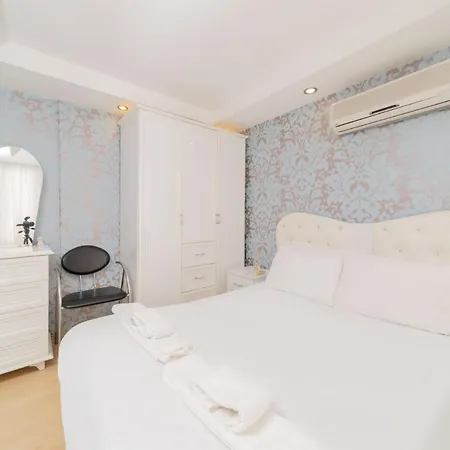 Spacious Furnished Flat In The Center Of * Antalya